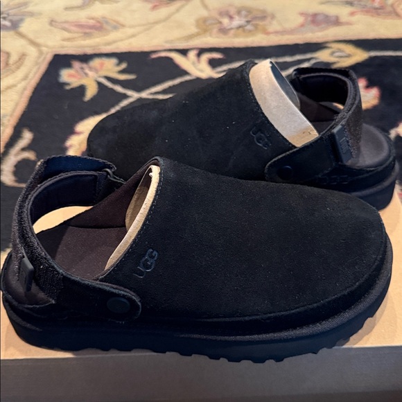 Ugg Golden Star clogs sz 7 medium new - Picture 1 of 7